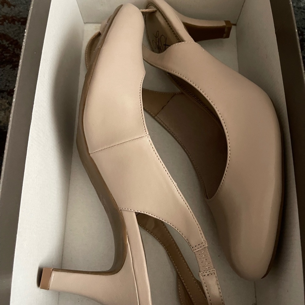 Life Stride Cream Classic Heels